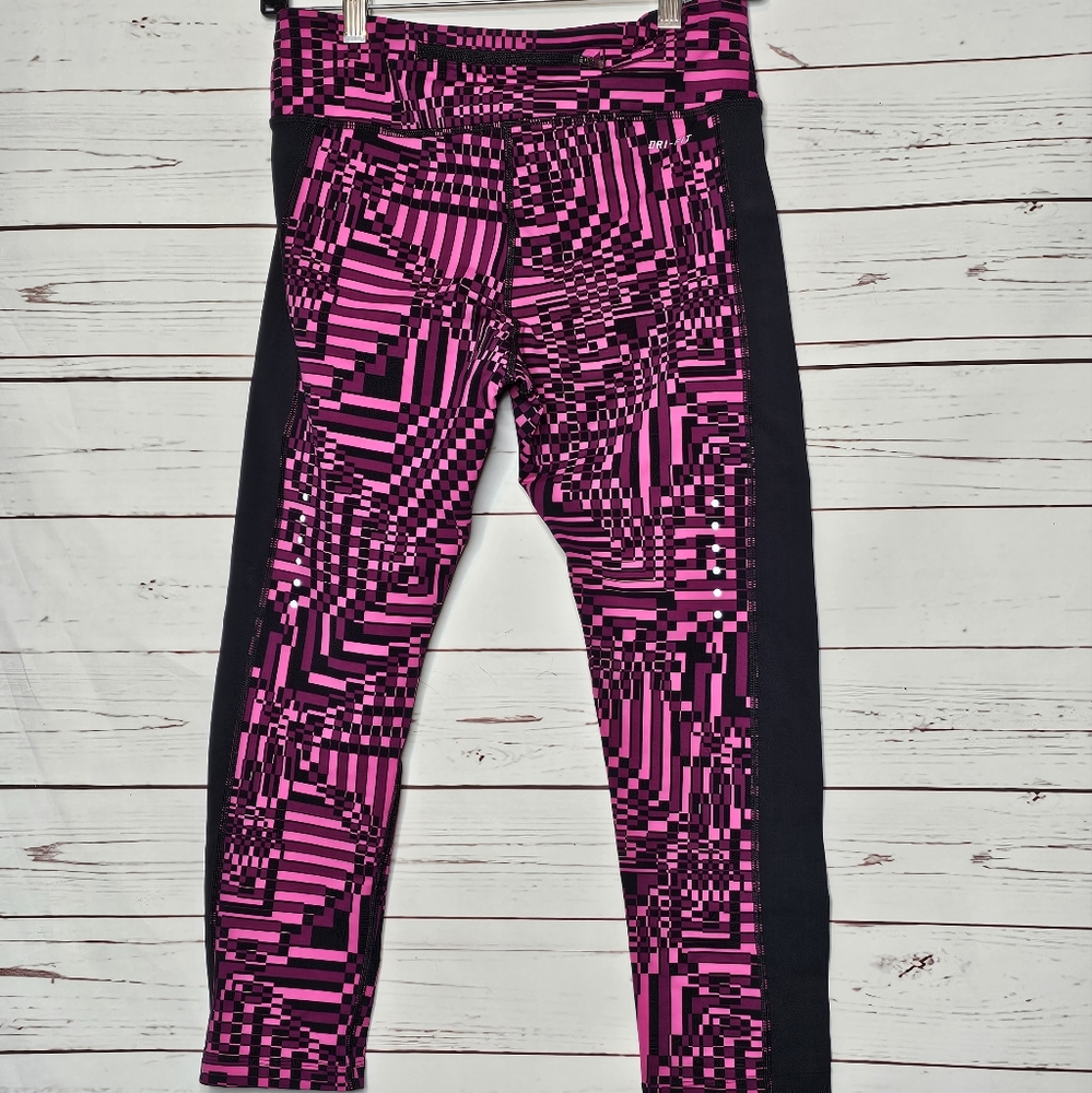 Nike Epic Lux Dri-Fit Tight Fit Capri Leggings - Picture 3 of 14